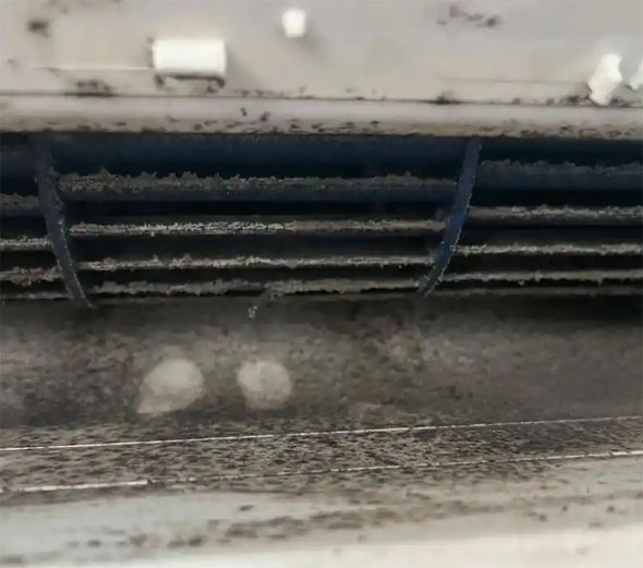 前郭尔罗斯空调吹的风有股烧焦味是怎么回事